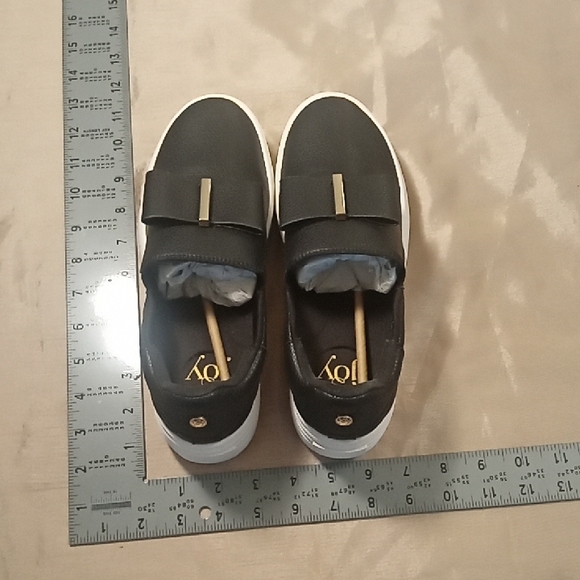 Joy Black Slip-On Sneakers NEW - Picture 2 of 7